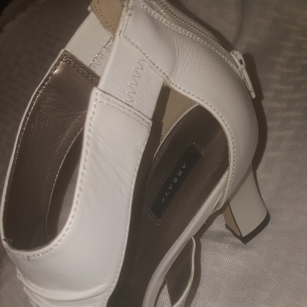 Shoes - Picture 2 of 4